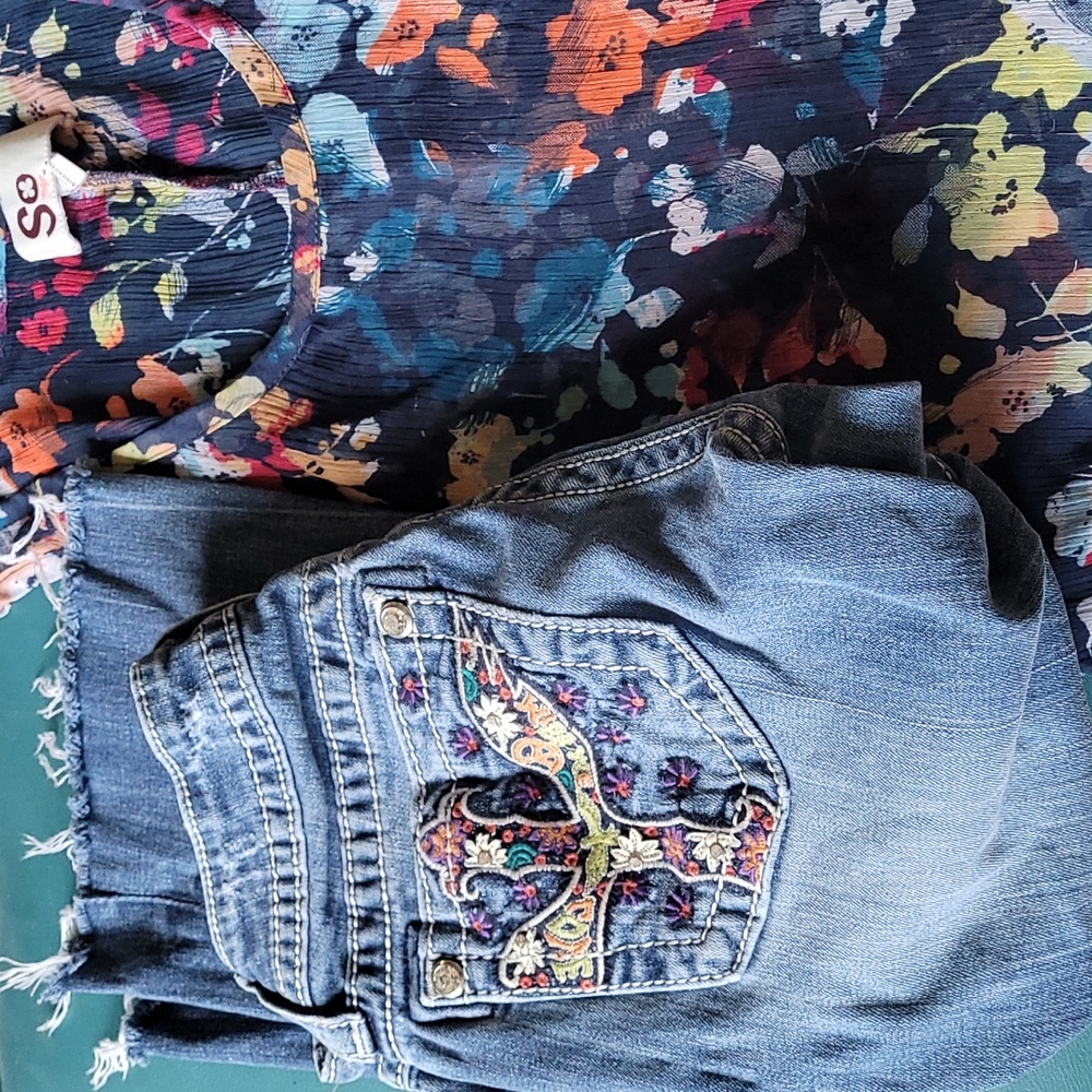 Junior girls matching jeans and top!